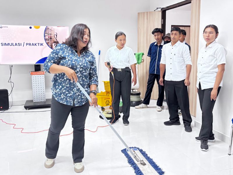 5 Alasan Utama Tim Cleaning Service Perusahaan Anda Perlu Mengikuti Training Rutin